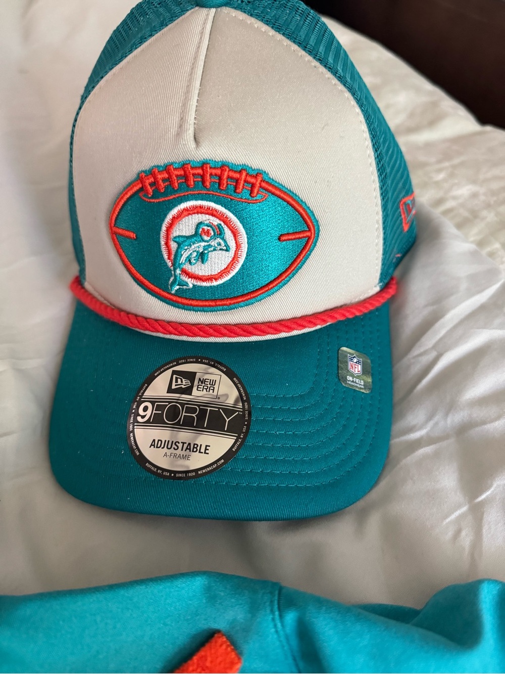 NFL Miami Dolphins Nike Dri-Fit Hoodie Size Medium & New Era 9Forty Snapback Cap - Picture 5 of 14